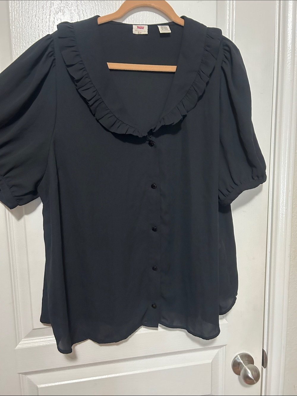 Levi's Black Ruffle-Trim Button-Front Blouse